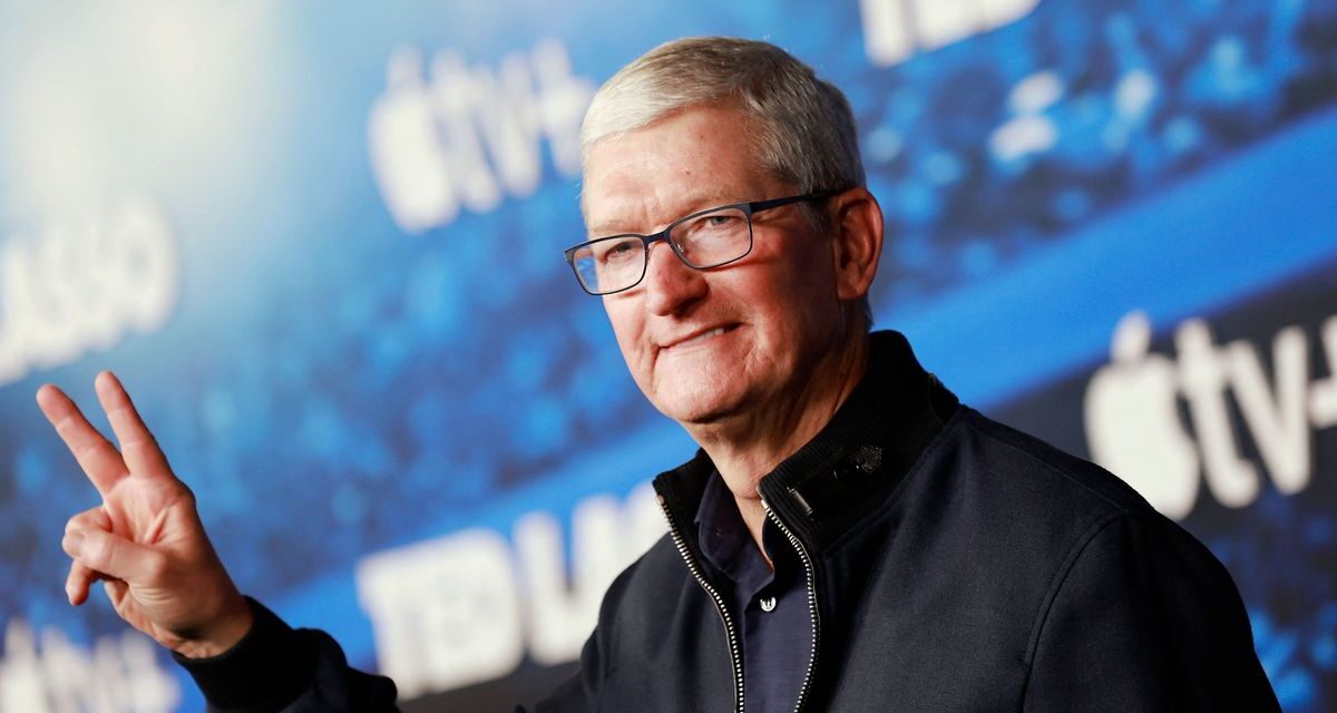 Apple's Tim Cook Upbeat in Beijing as China Courts Global CEOs