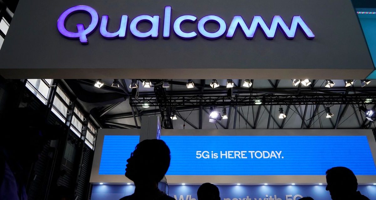 Qualcomm, Stung by Sluggish Smartphone Market, Plans Layoffs
