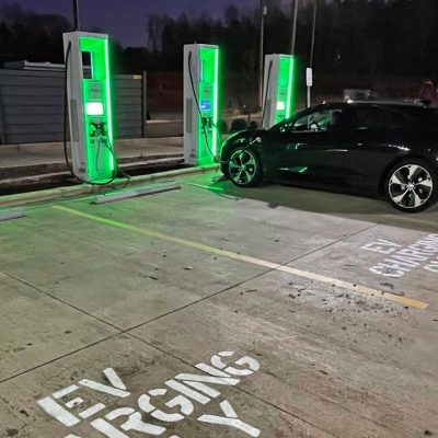 Automakers Plan Thousands of EV Chargers in $1 Billion U.S. Push